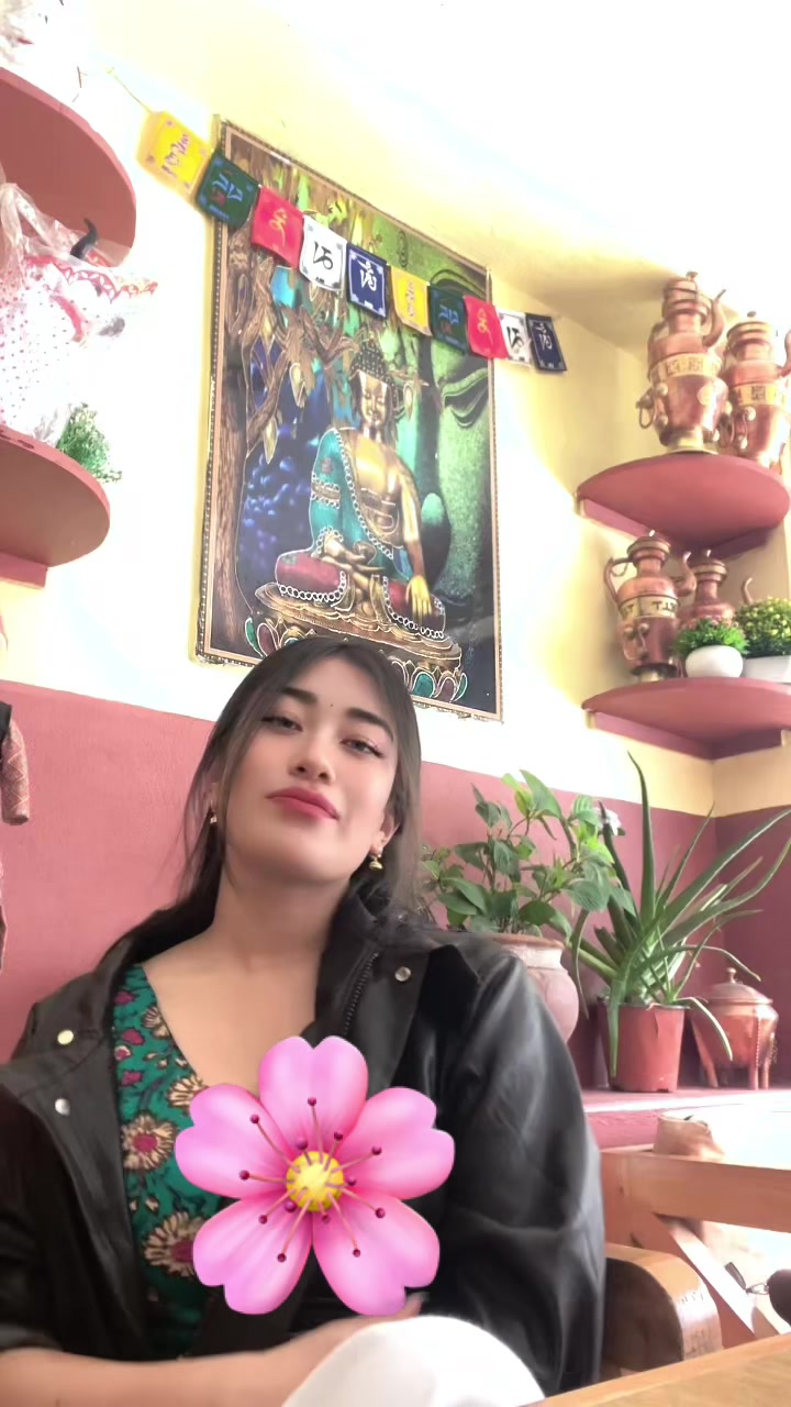 @ZAARA🍁👑
