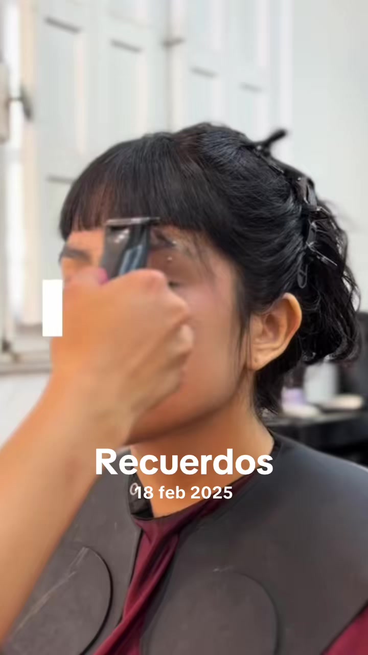 @Peluquer&iacute;a  👁 Luna