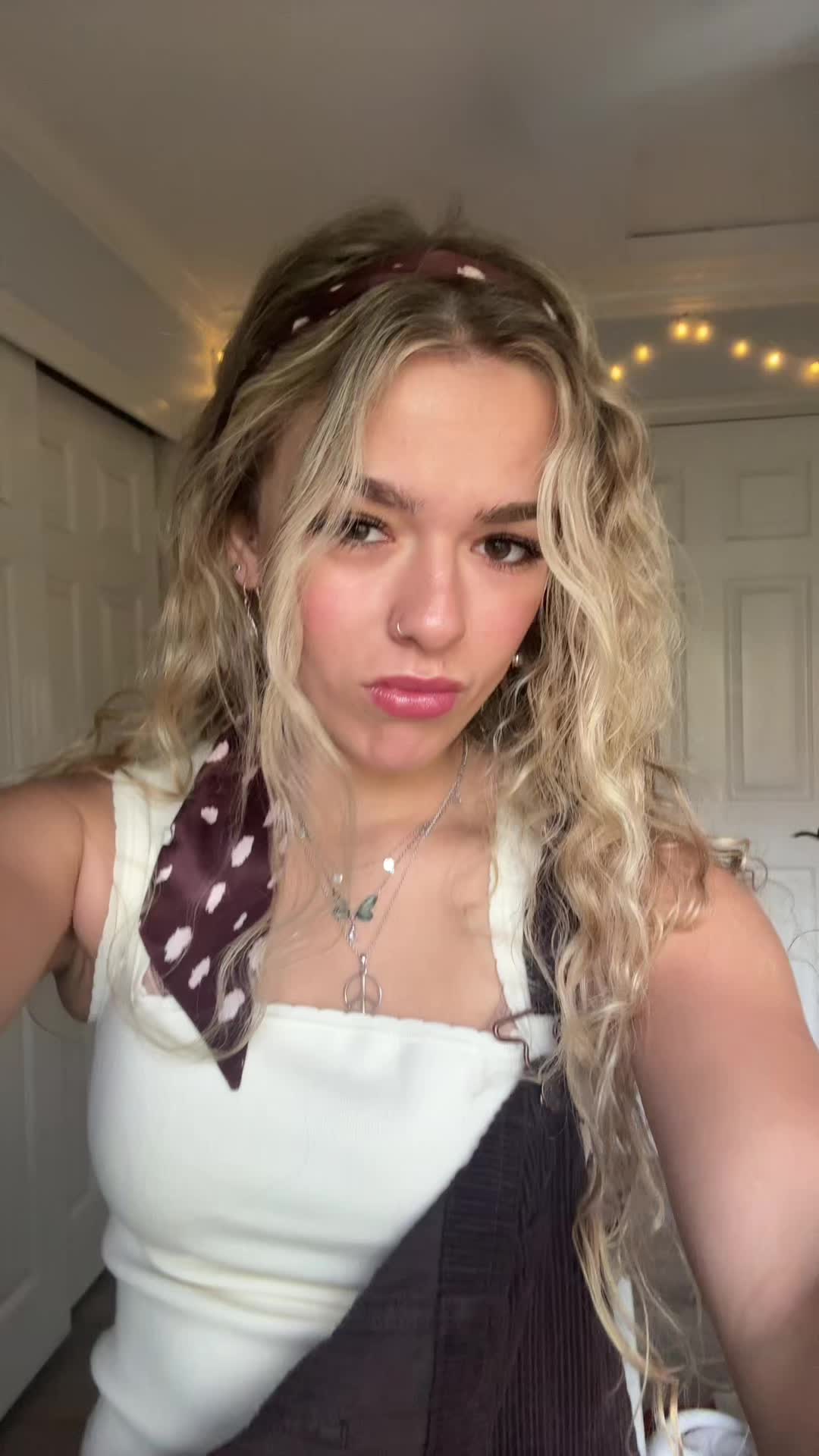 @Ava