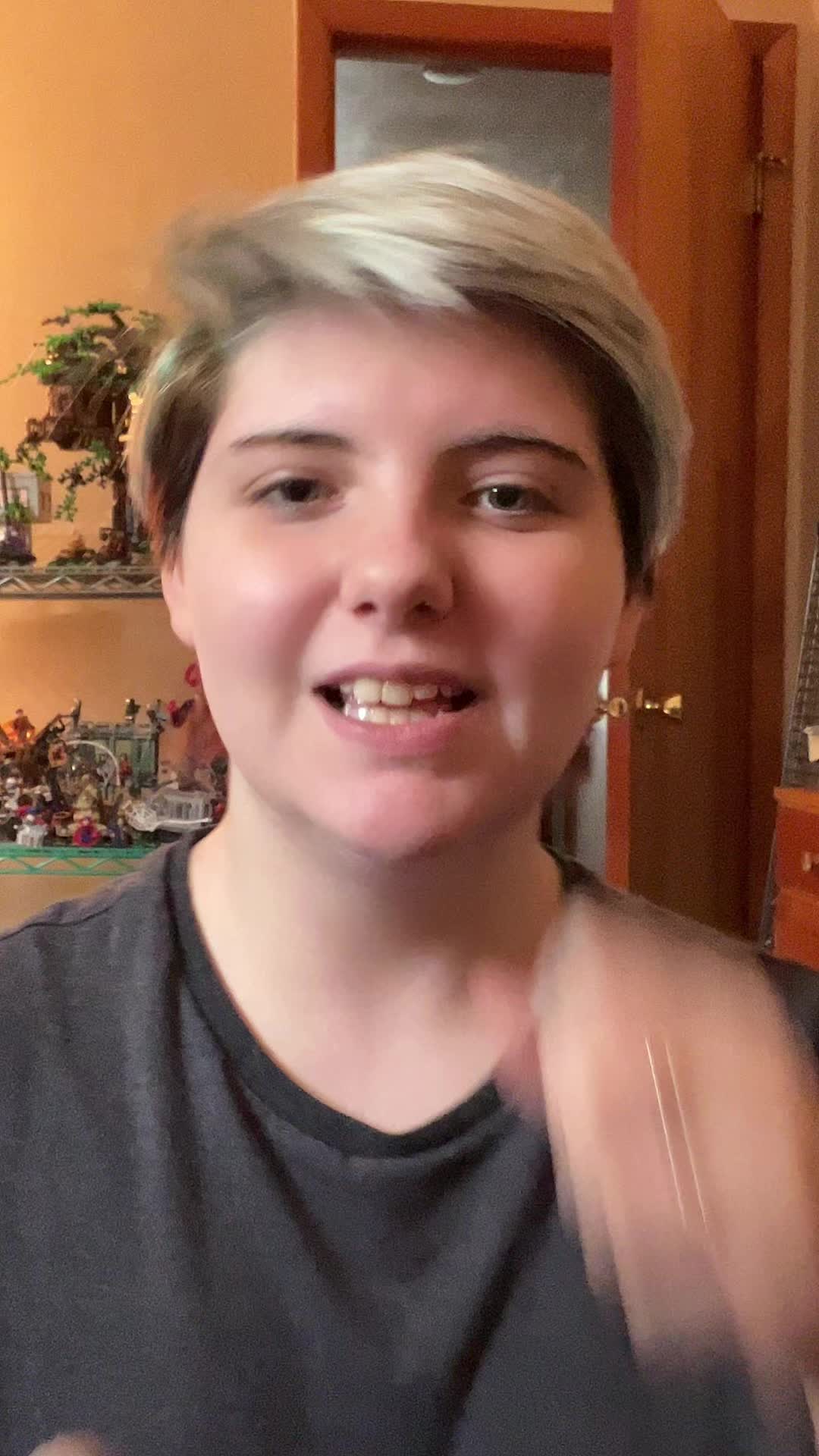 @Devin 💛🤍💜🖤