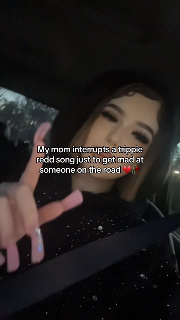 @𝓜𝓲𝓴𝓮𝔂 🐸🎱