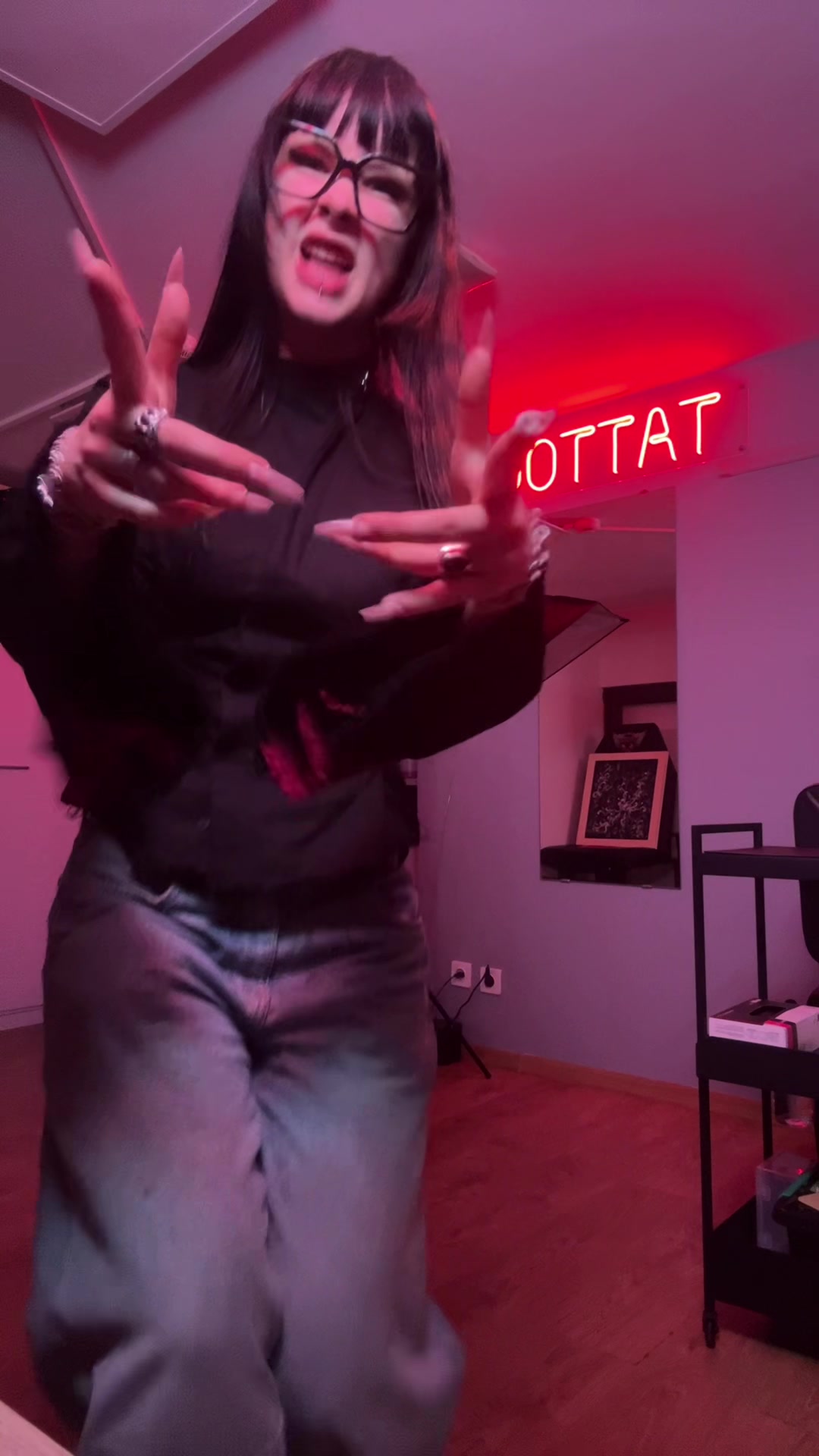 @DAMINIKA