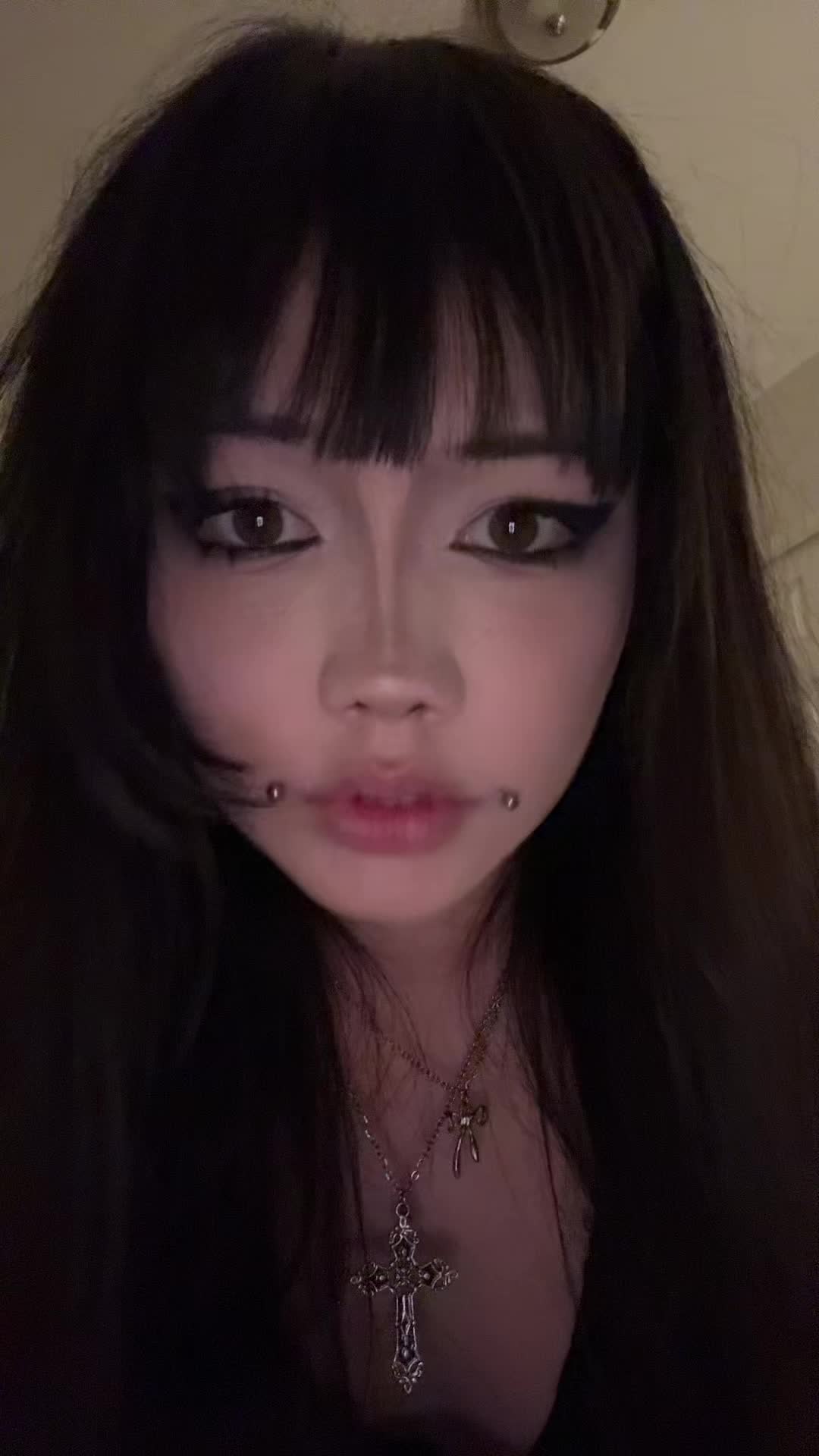 @⃟