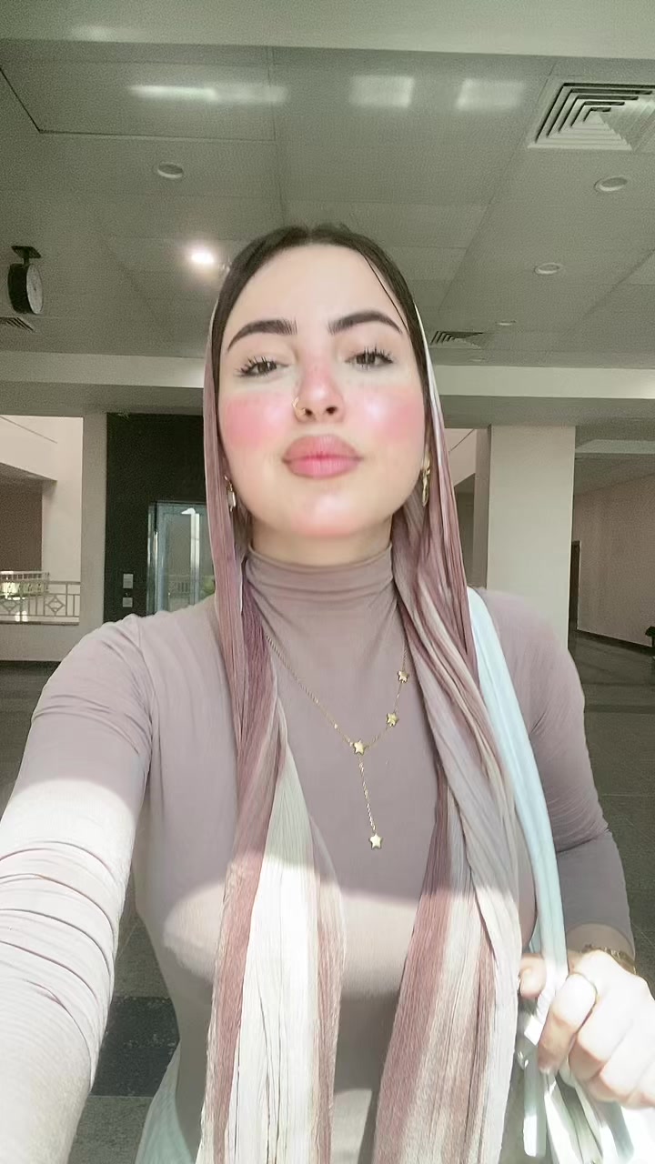 @FARAH🕊️