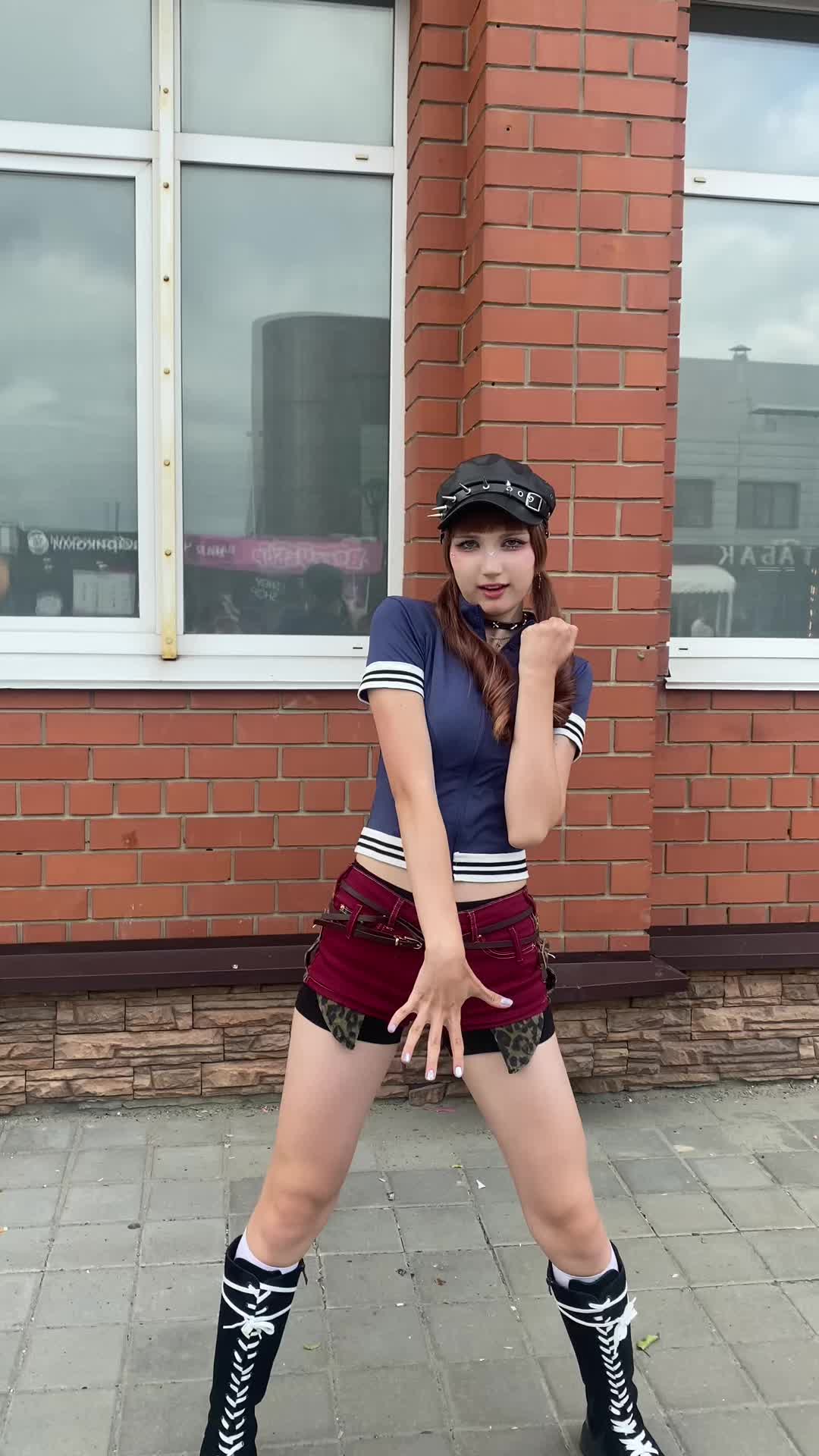 @алё [🍭💜] 7-1=0