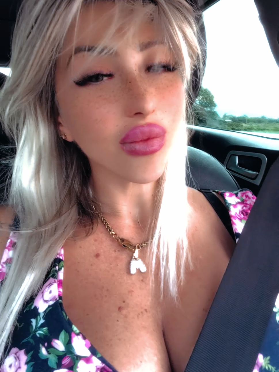 @M. 22🔥👿♍✝️😎🔥22