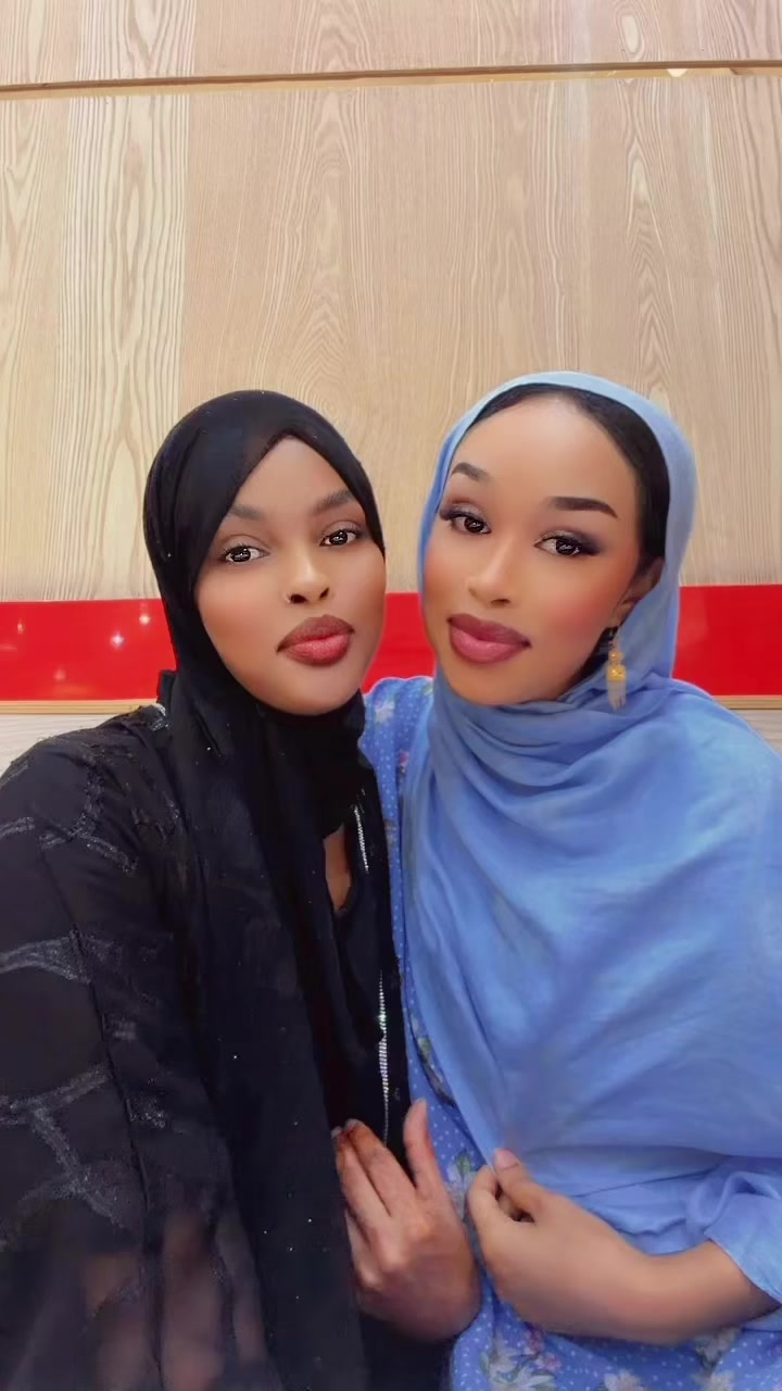 @Fadumo Riyaad