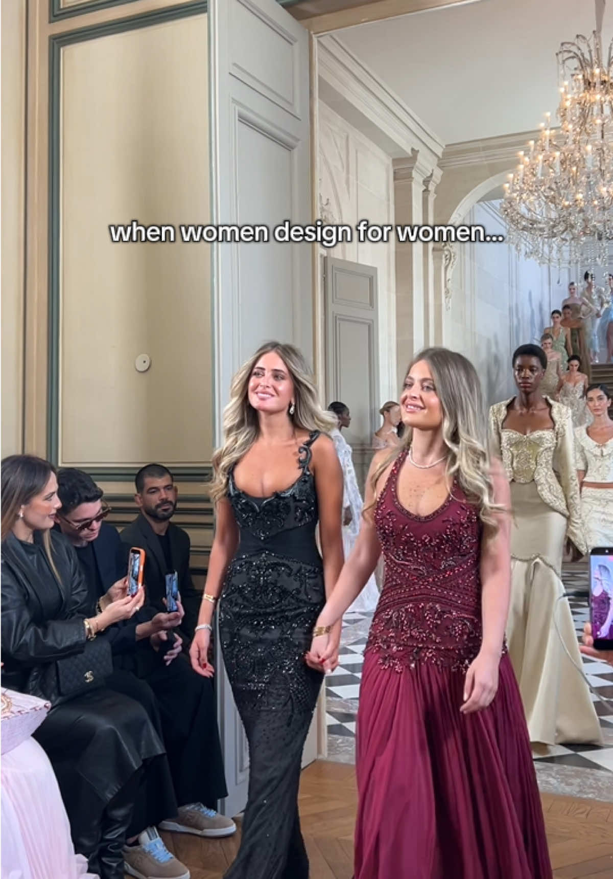 @ZOE IN PARIS 🇫🇷