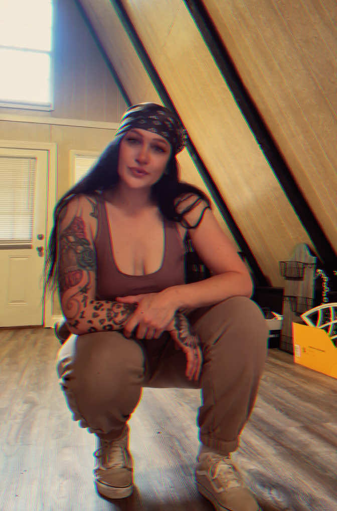 @brutalbritt 🖤🍒🎱📟🩶