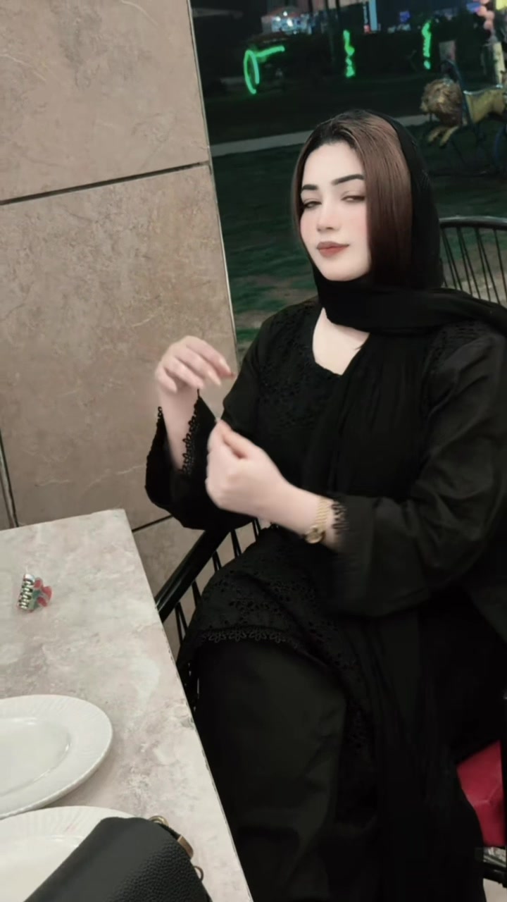 @Lovely Khan 🥀