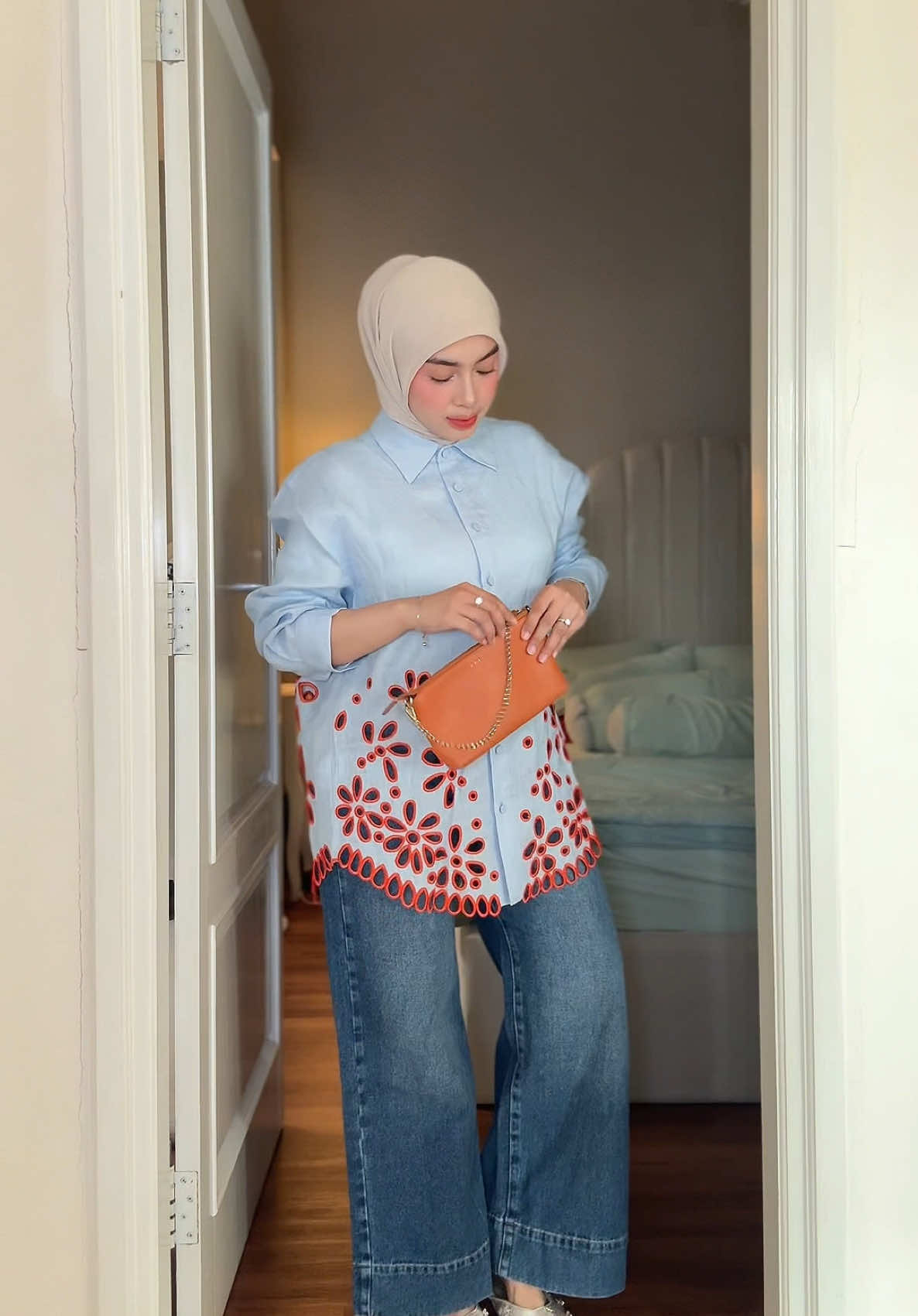 @nazlakhn