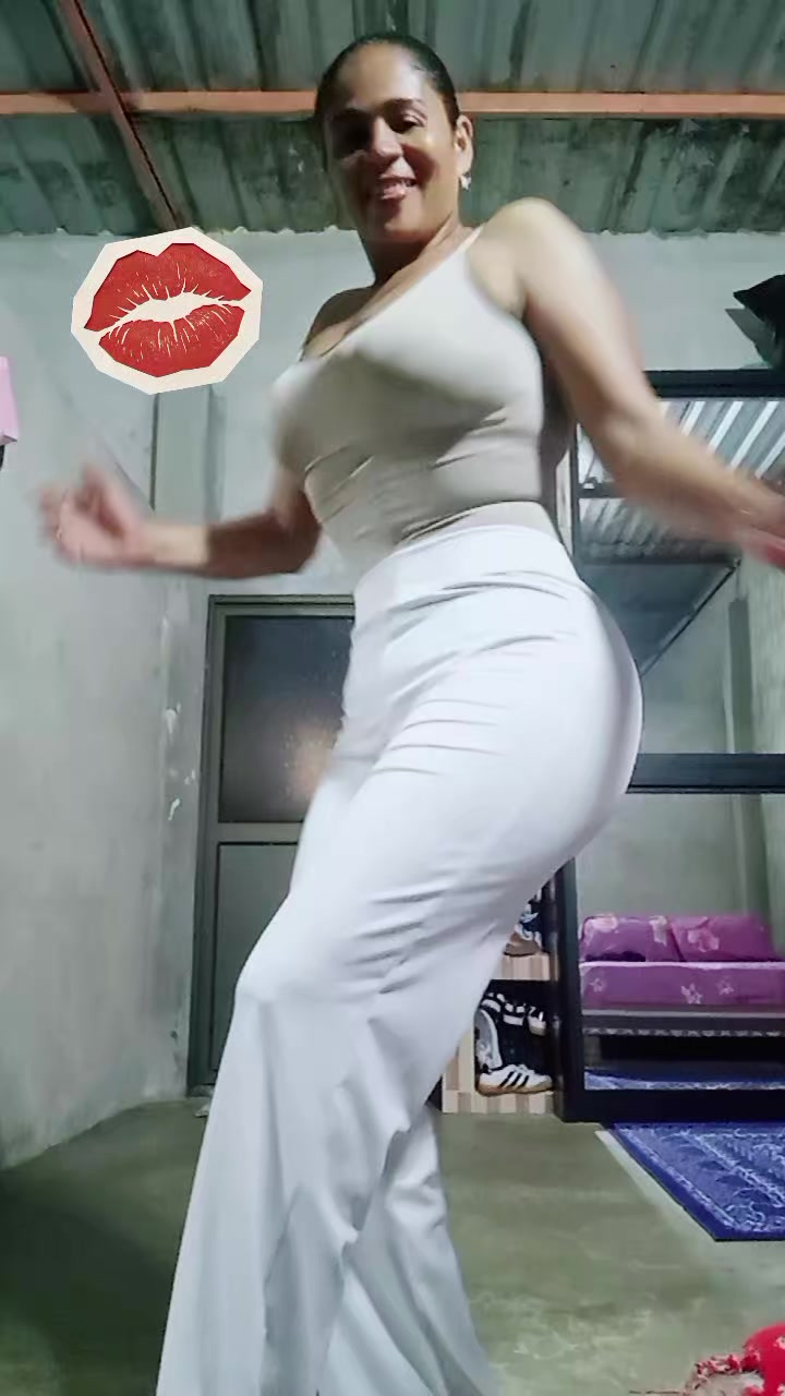 @María Castro ๐๐๐๐