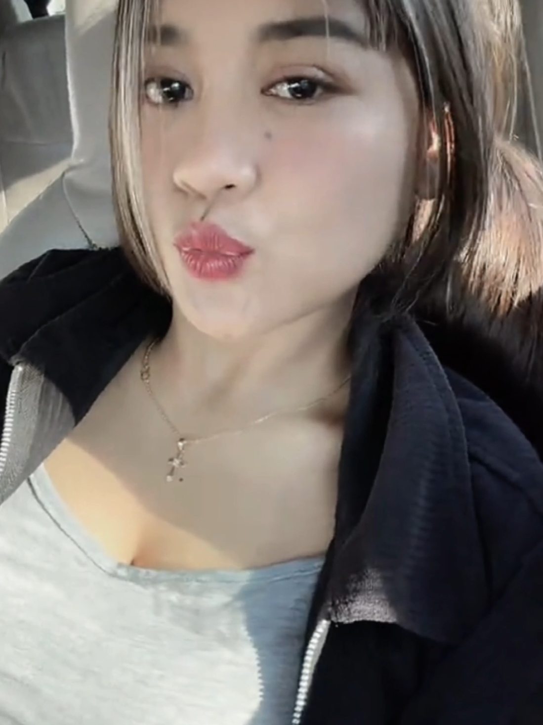 @Gemoy Menggigit 🍑