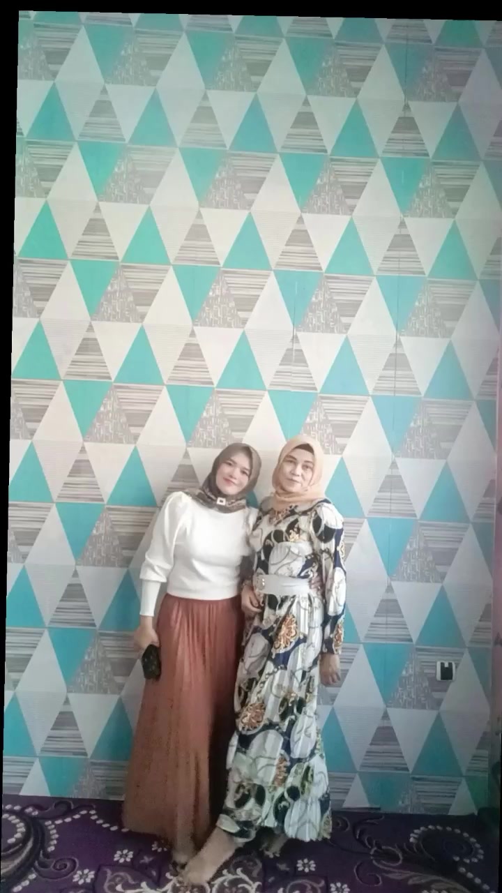 @Mom Ghani