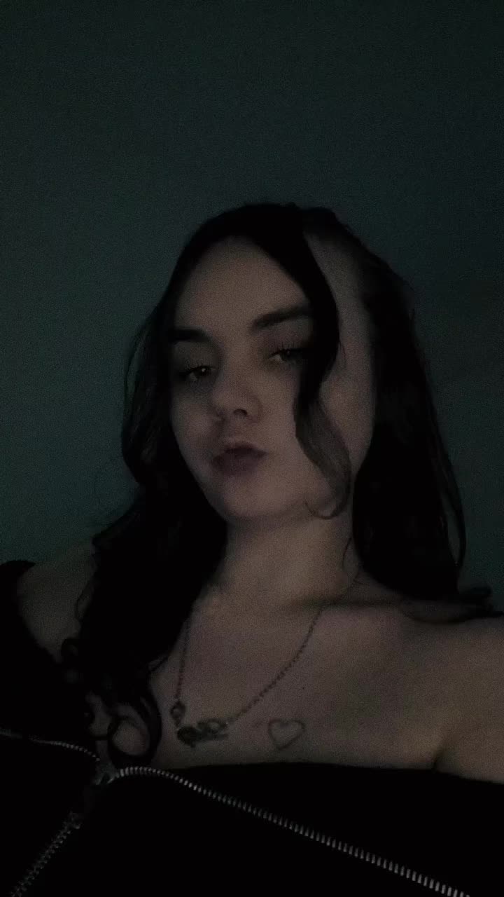 @𝔇𝔢𝔫𝔦𝔰𝔢 ୨୧🧸🐍