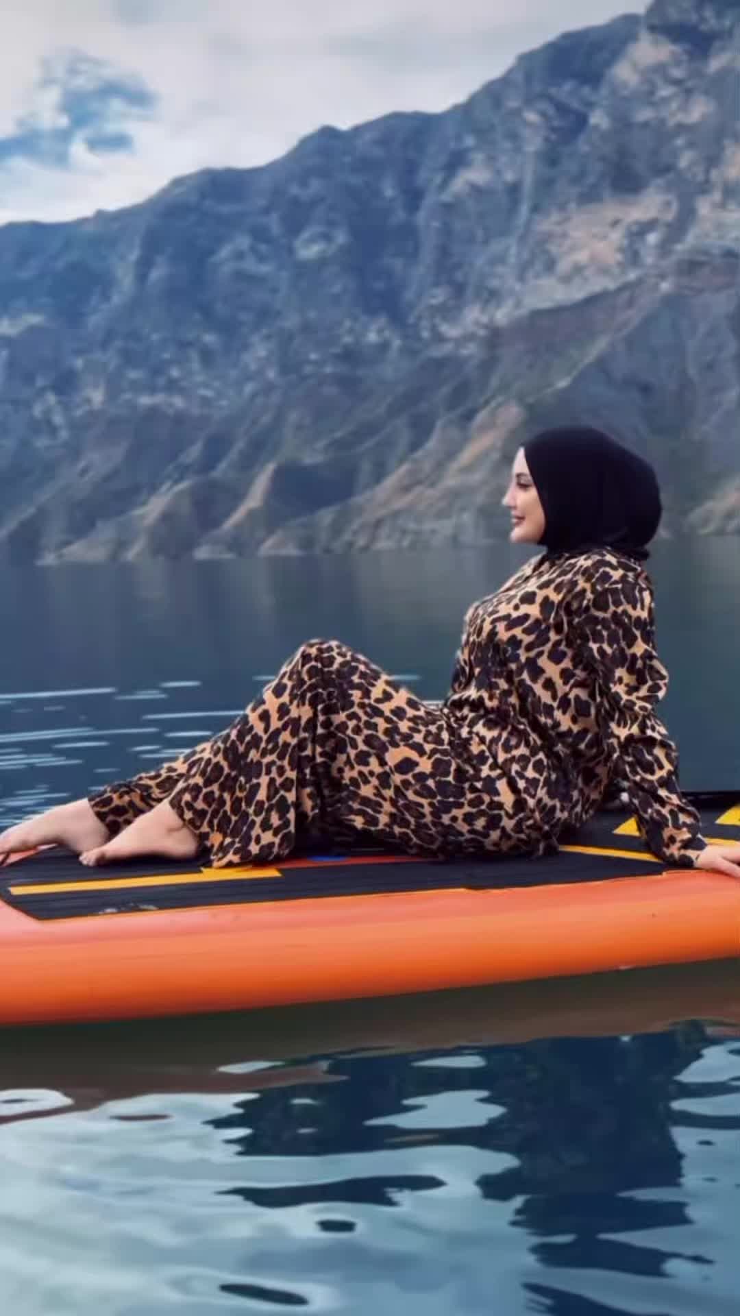 @🖤