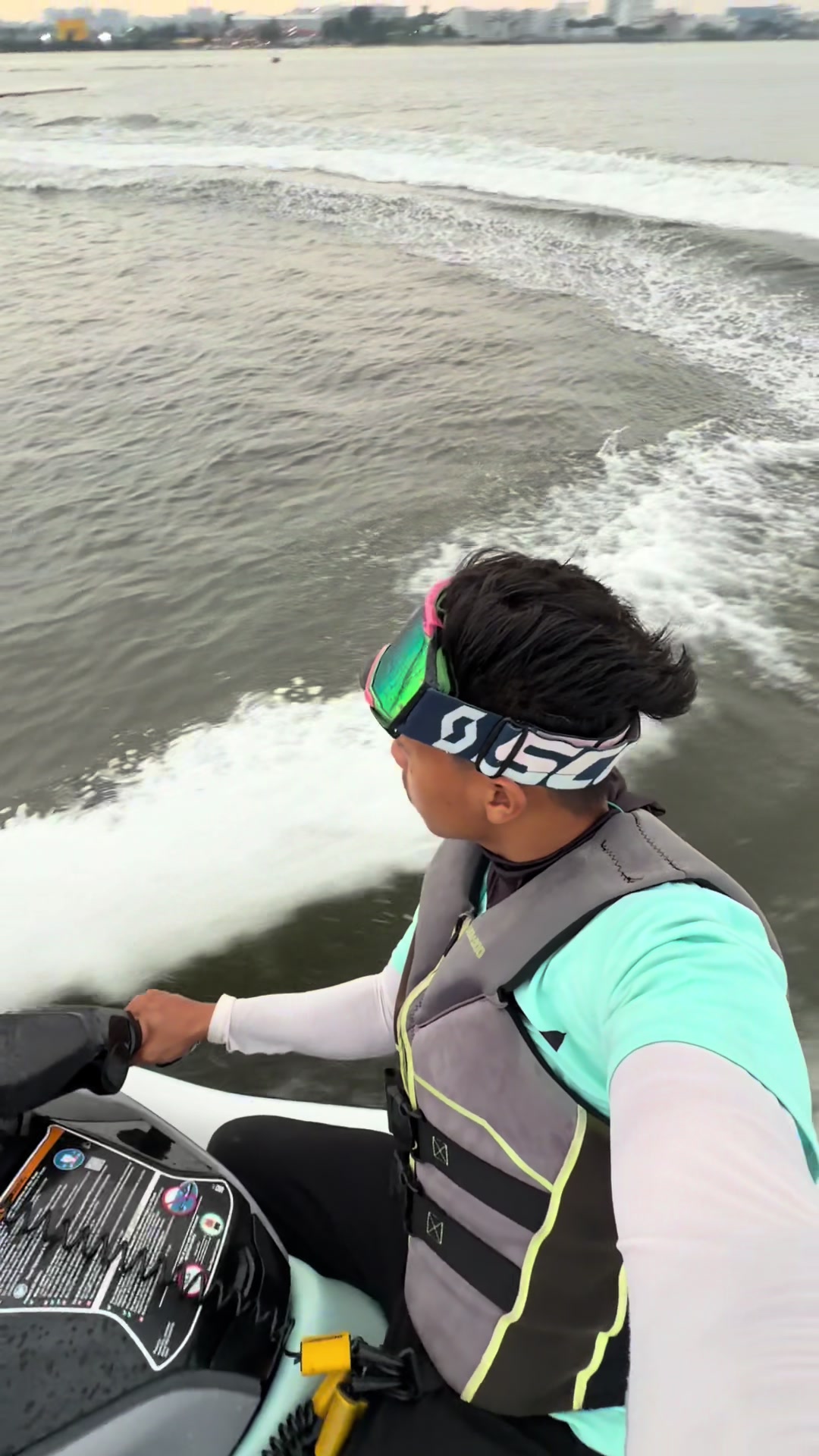@HAFIZ SEADOO🏄🏻&zwj;♂️