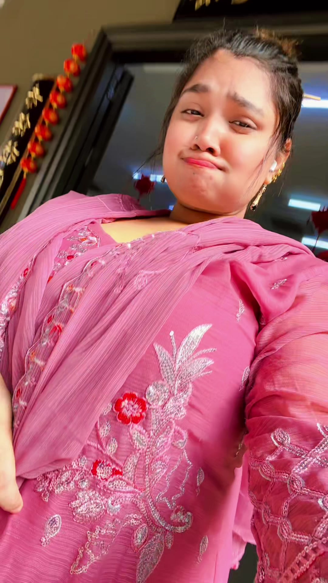 @হাসির 💋 রানি