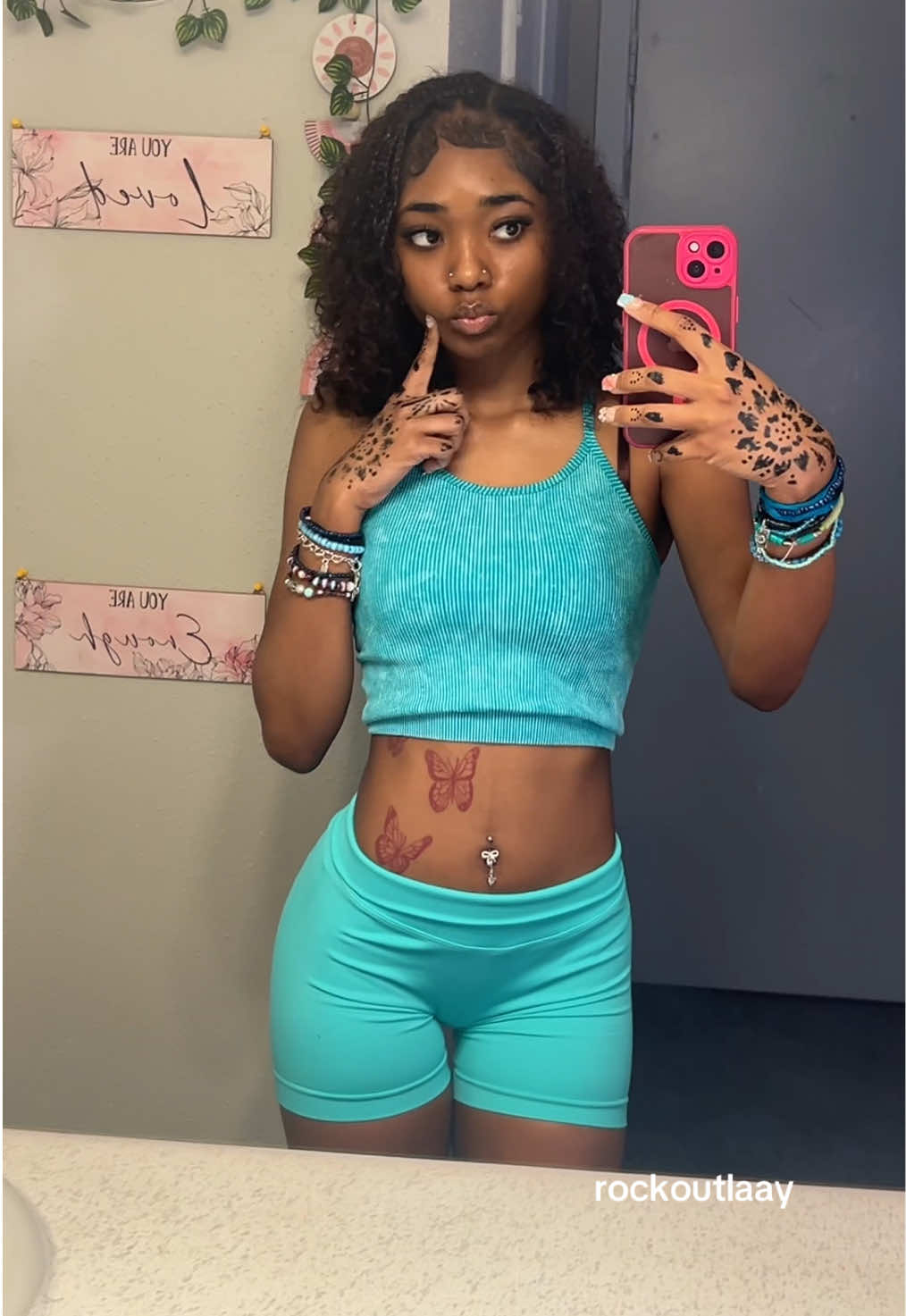 @rockoutlaay