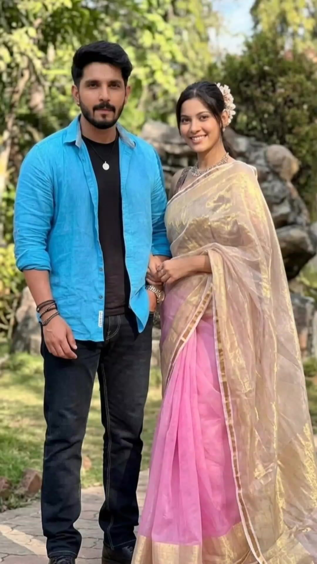 @officialShivi💞