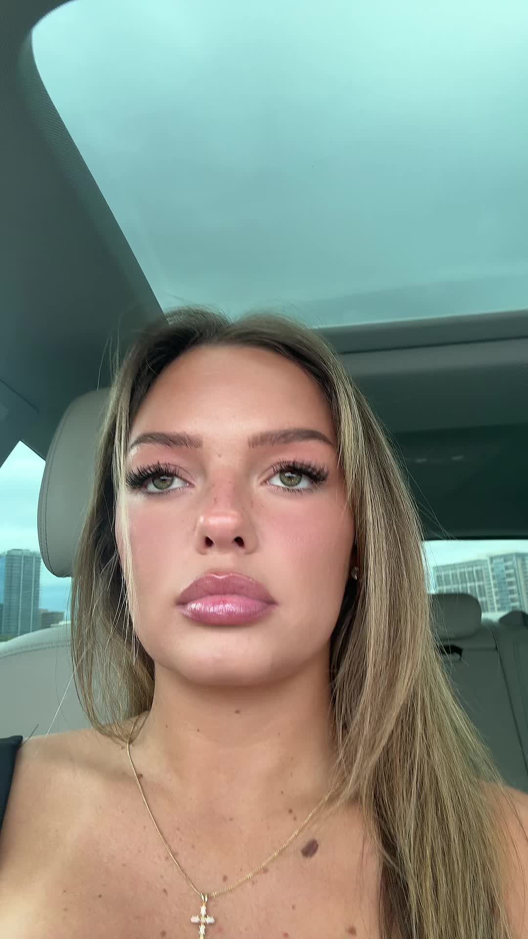 @KellyLiftz