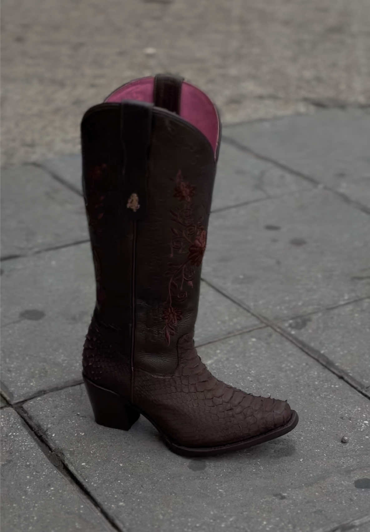@AndaLuzBoots