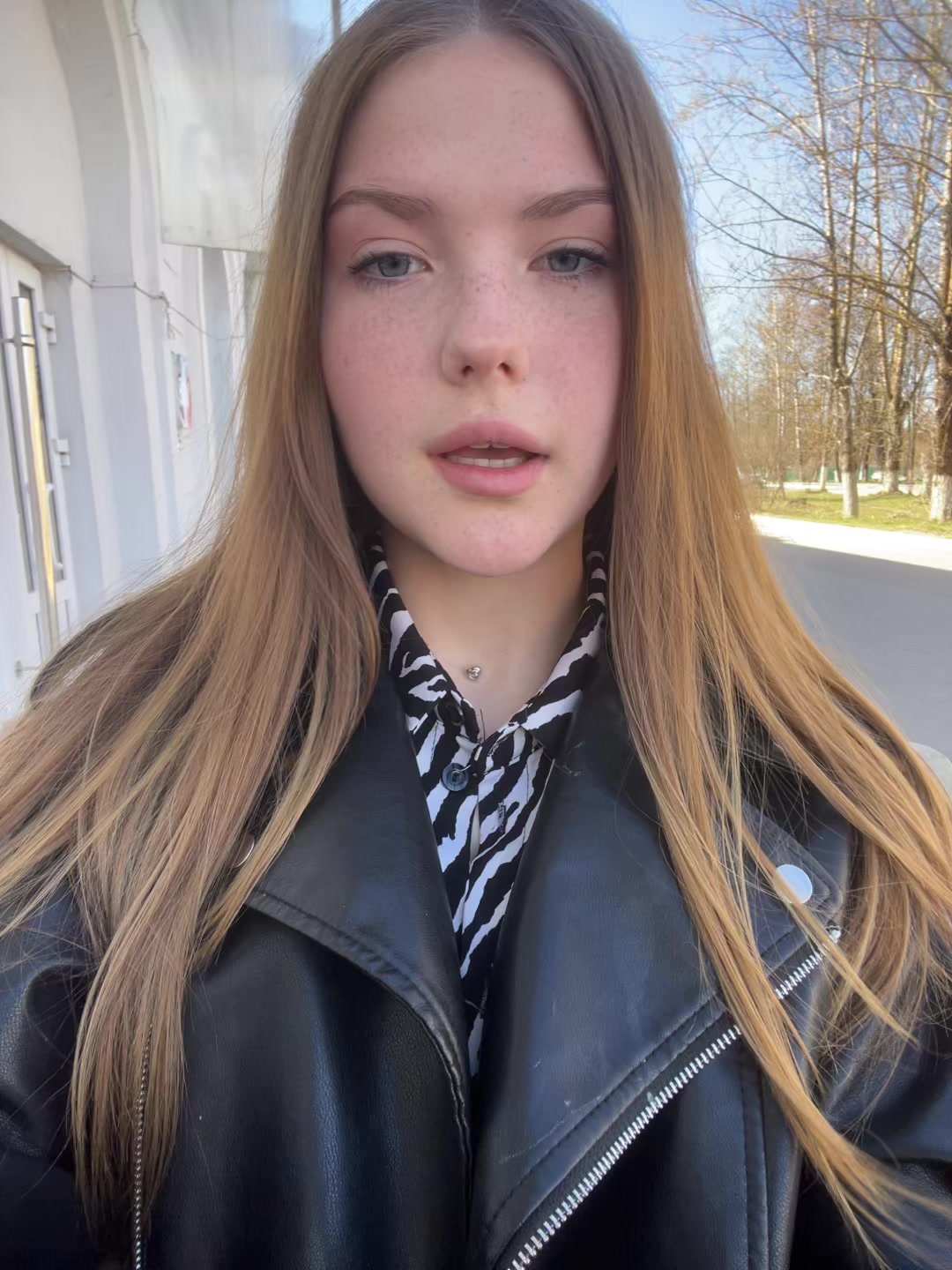 @Vikixx