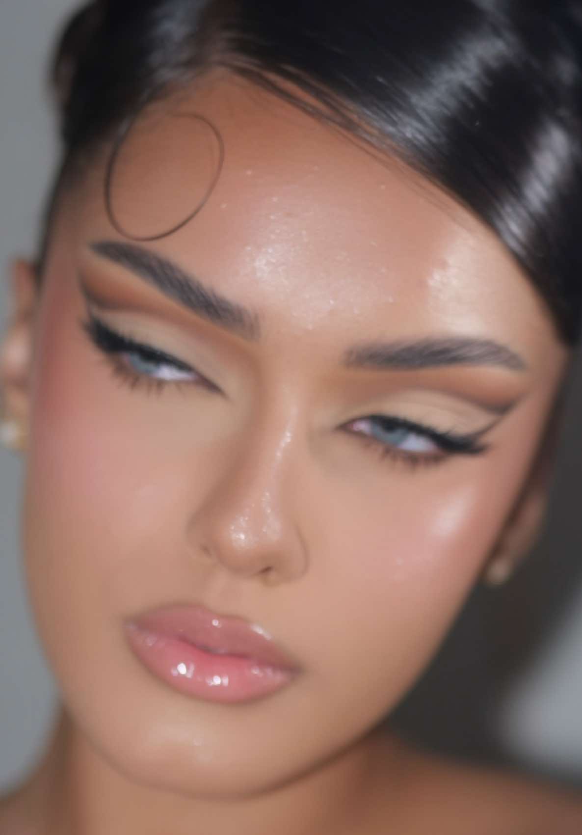 @MAKEUPBYYLLKE
