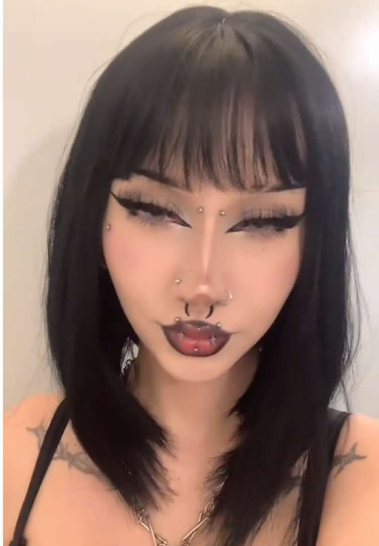@𝔘𝔯.𝔳𝔞𝔪𝔭_𝔪𝔞𝔯𝔠𝔶