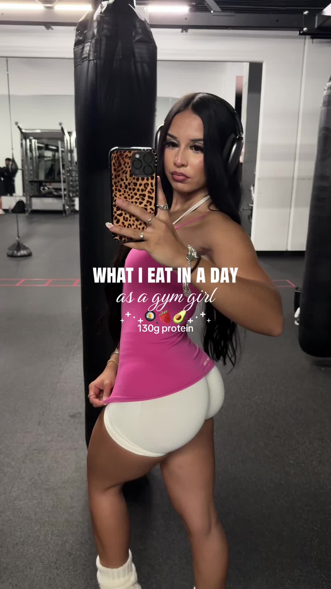 @thaniaflores