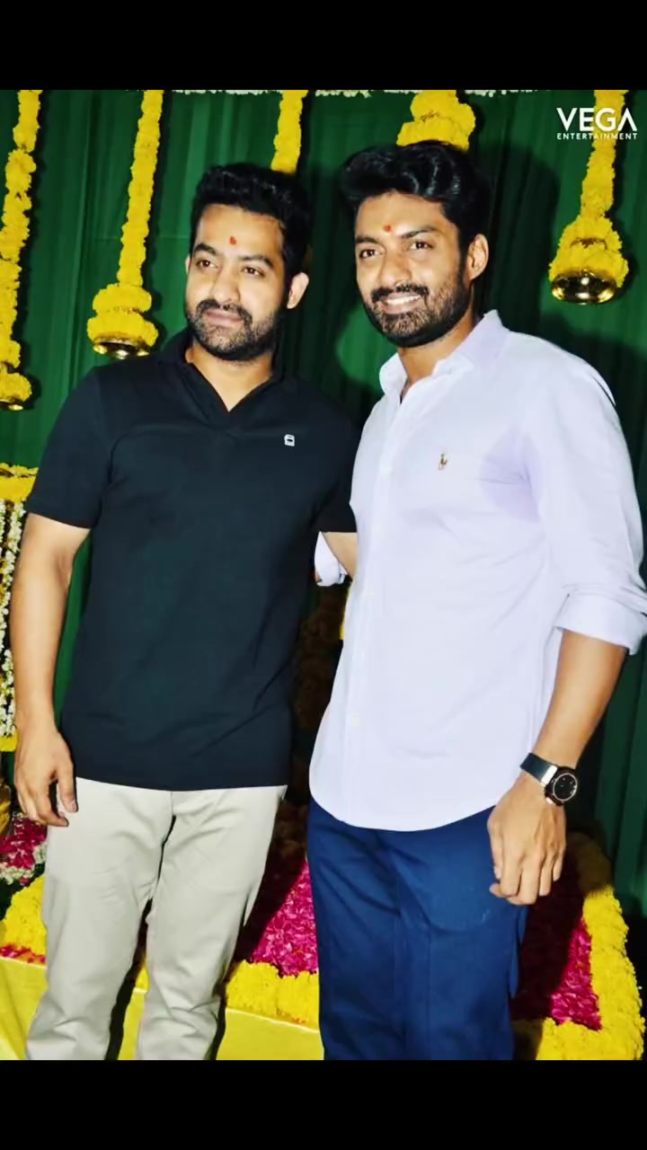 @☠️.///ఊసరవెల్లి.///☠️
