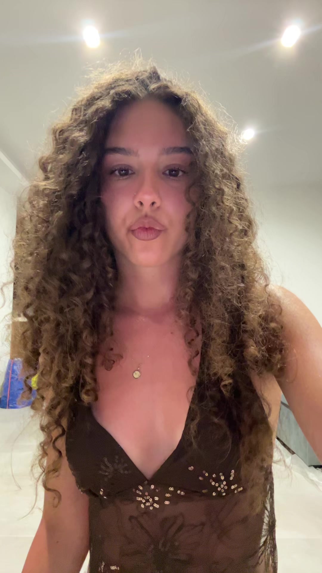 @👤