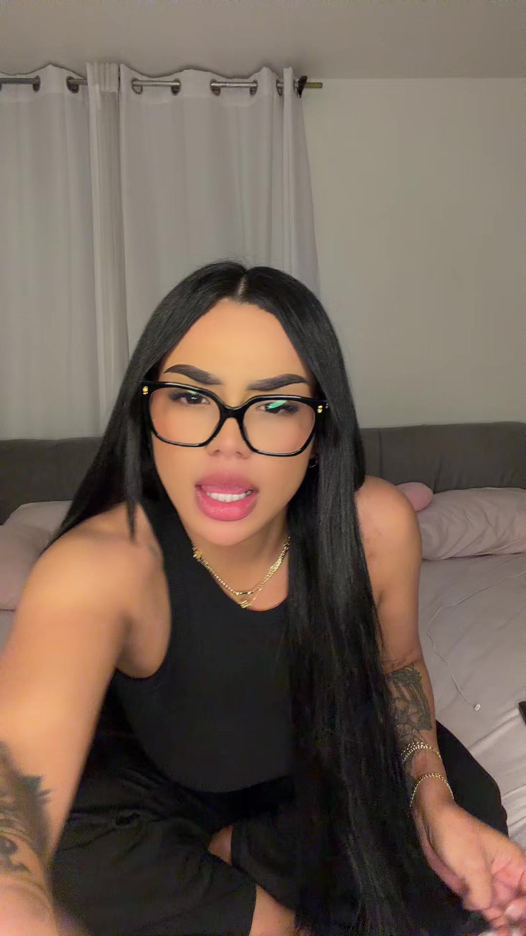 @Tatiqueenoficial 🦋