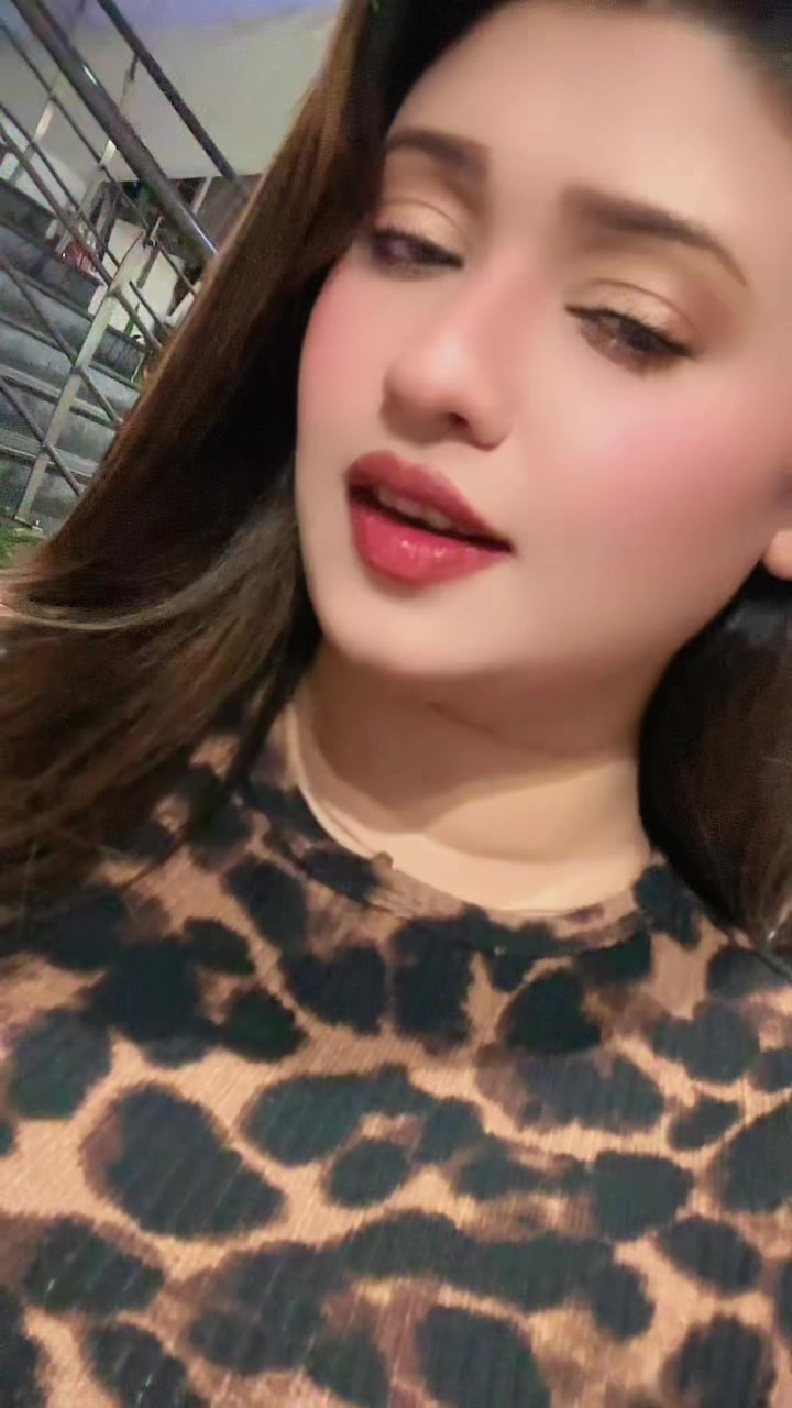 @Sarah Khan 🔥