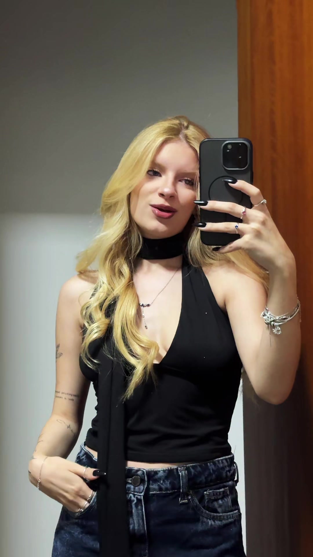 @Isadora