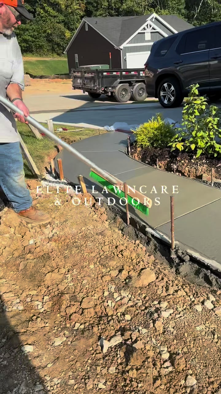 @Elite Lawncare & Outdoors