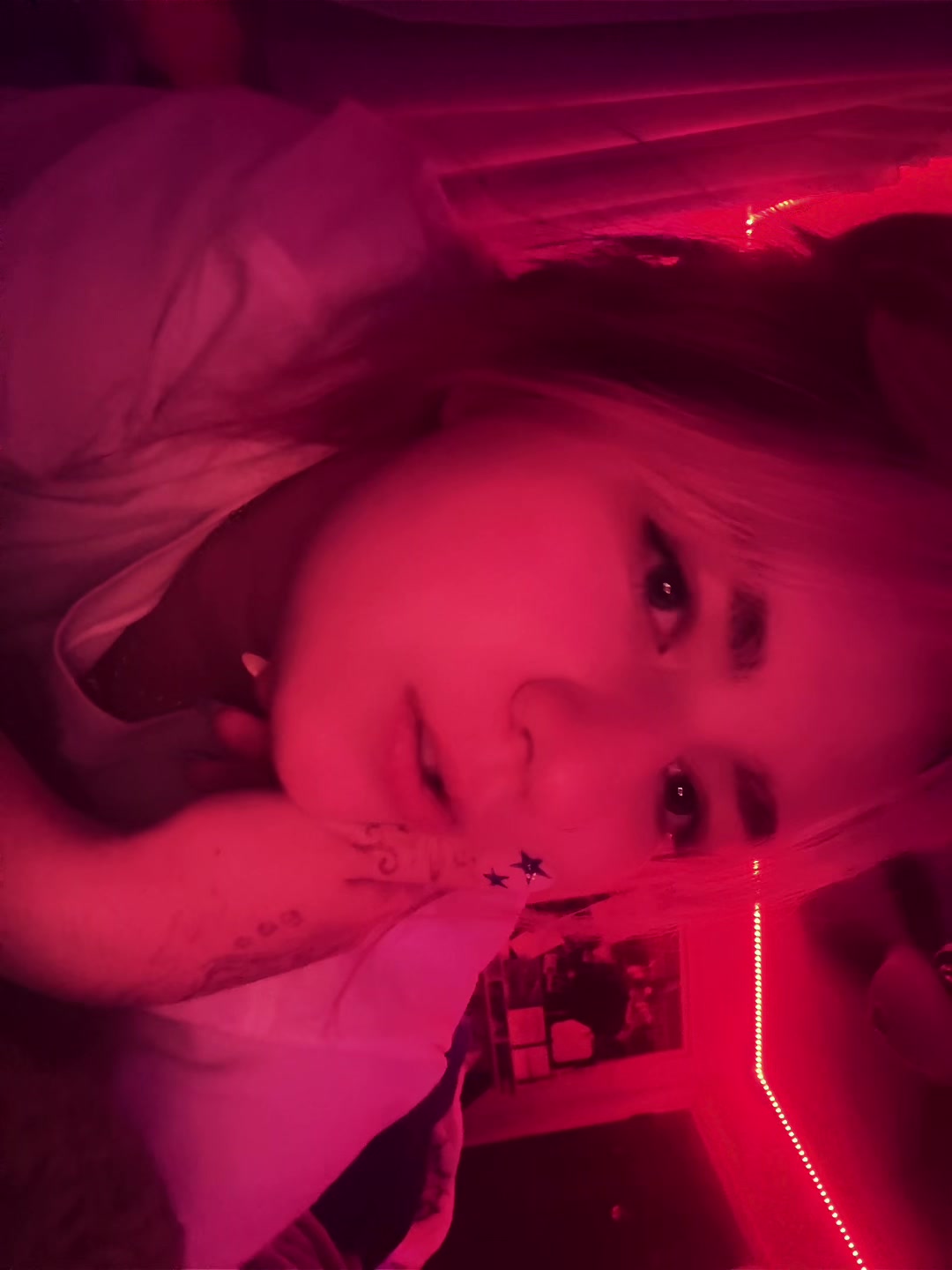 @️