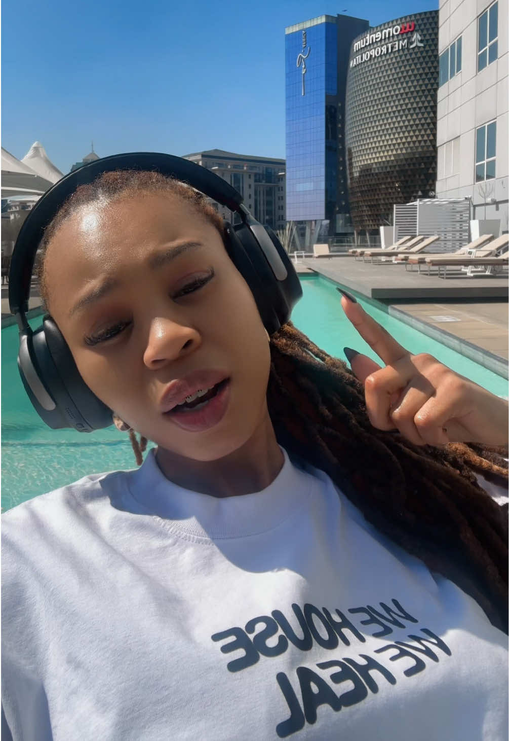 @LocHive 🍯