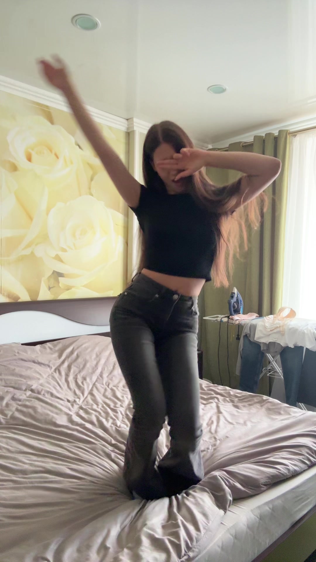 @yaapoliiiina