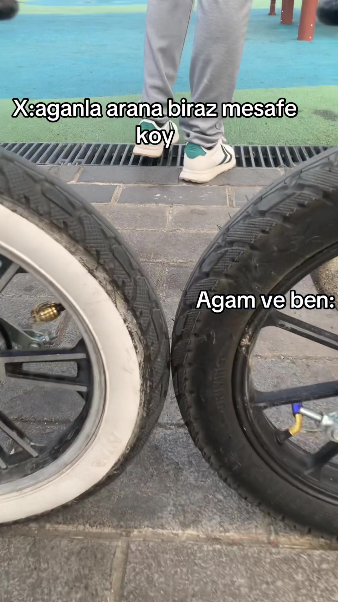@🏍️
