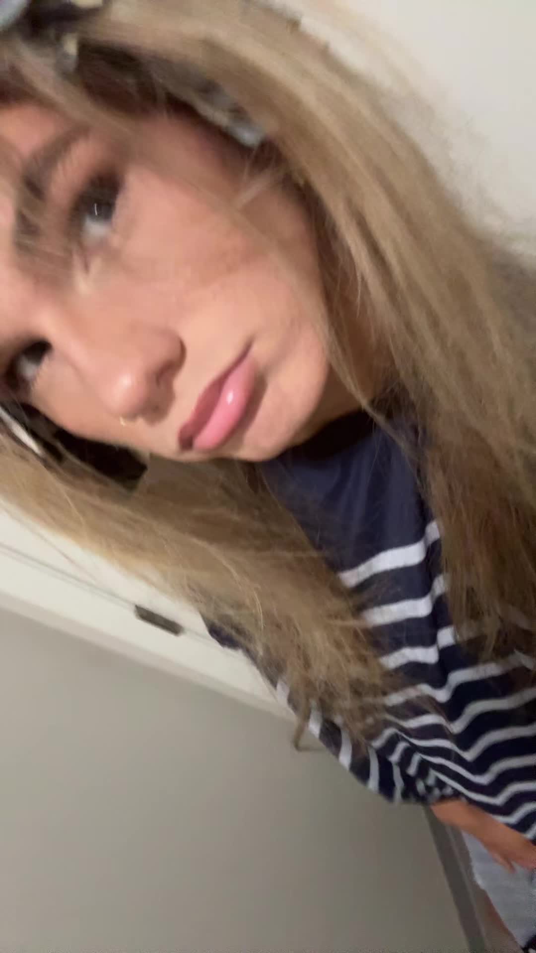 @✨𝓑𝓵𝓸𝓷𝓭𝓲𝓮✨