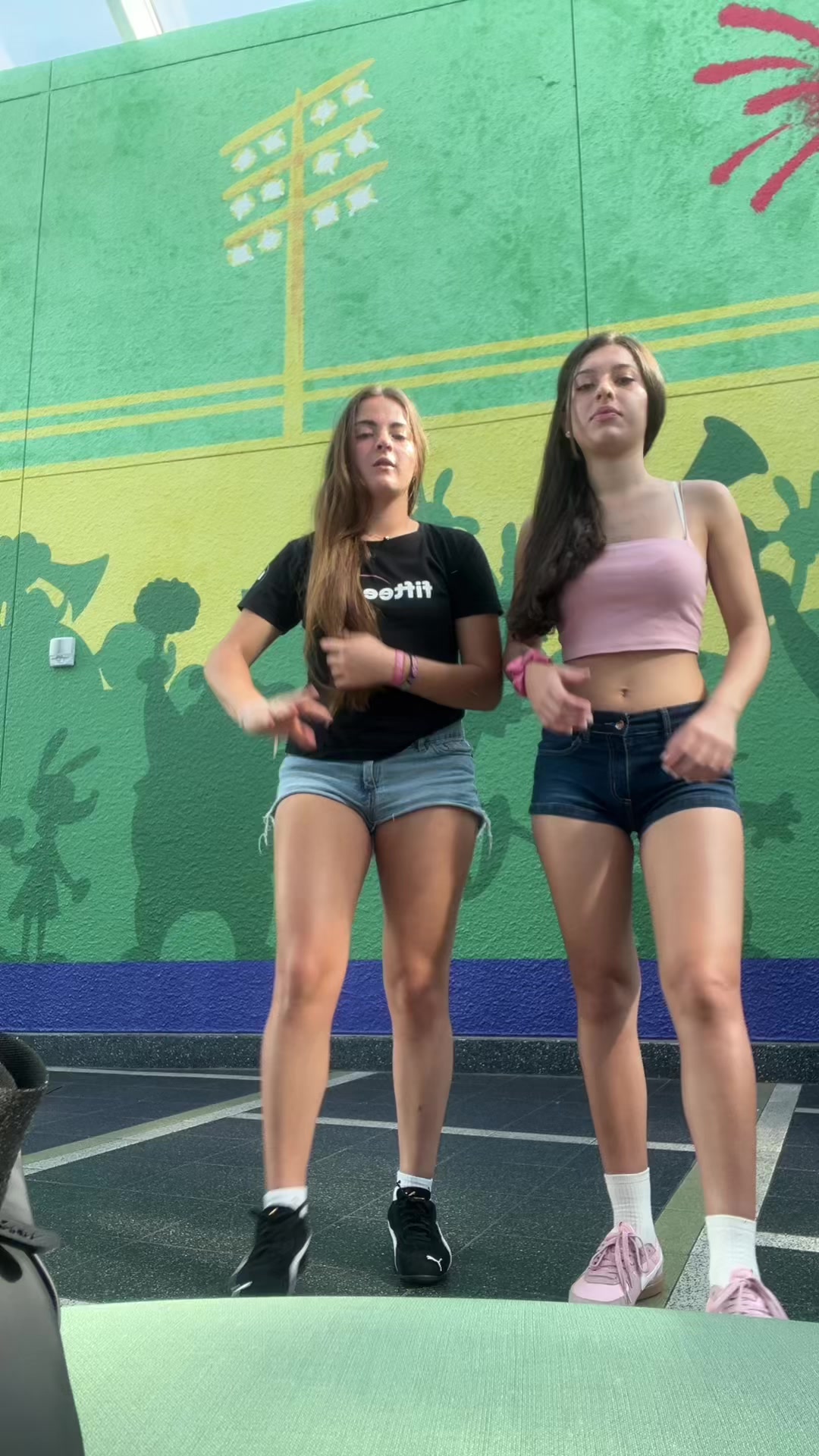 @Mia