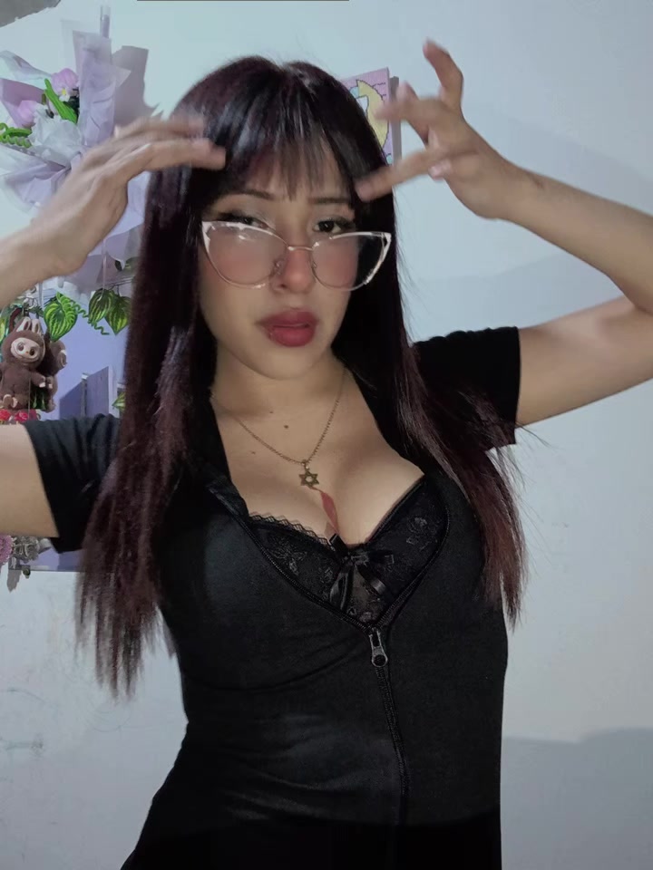 @𝓐𝓷𝓷 .