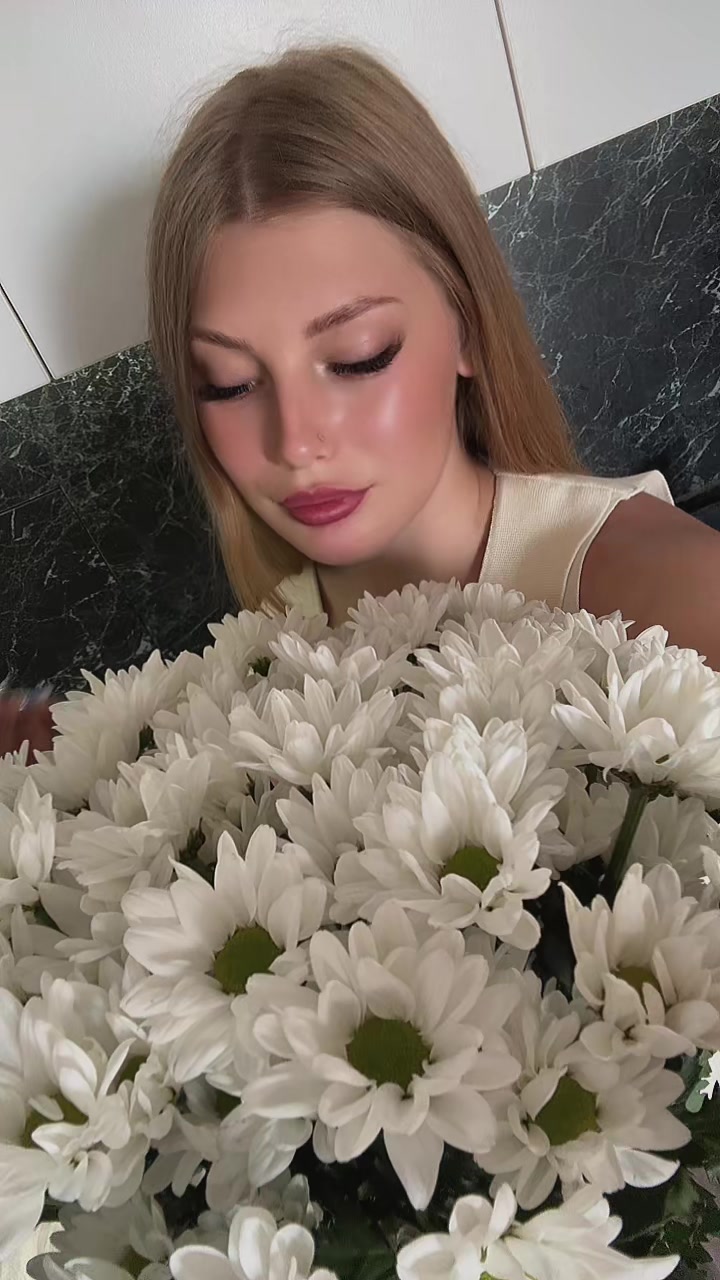 @ди@ночк@