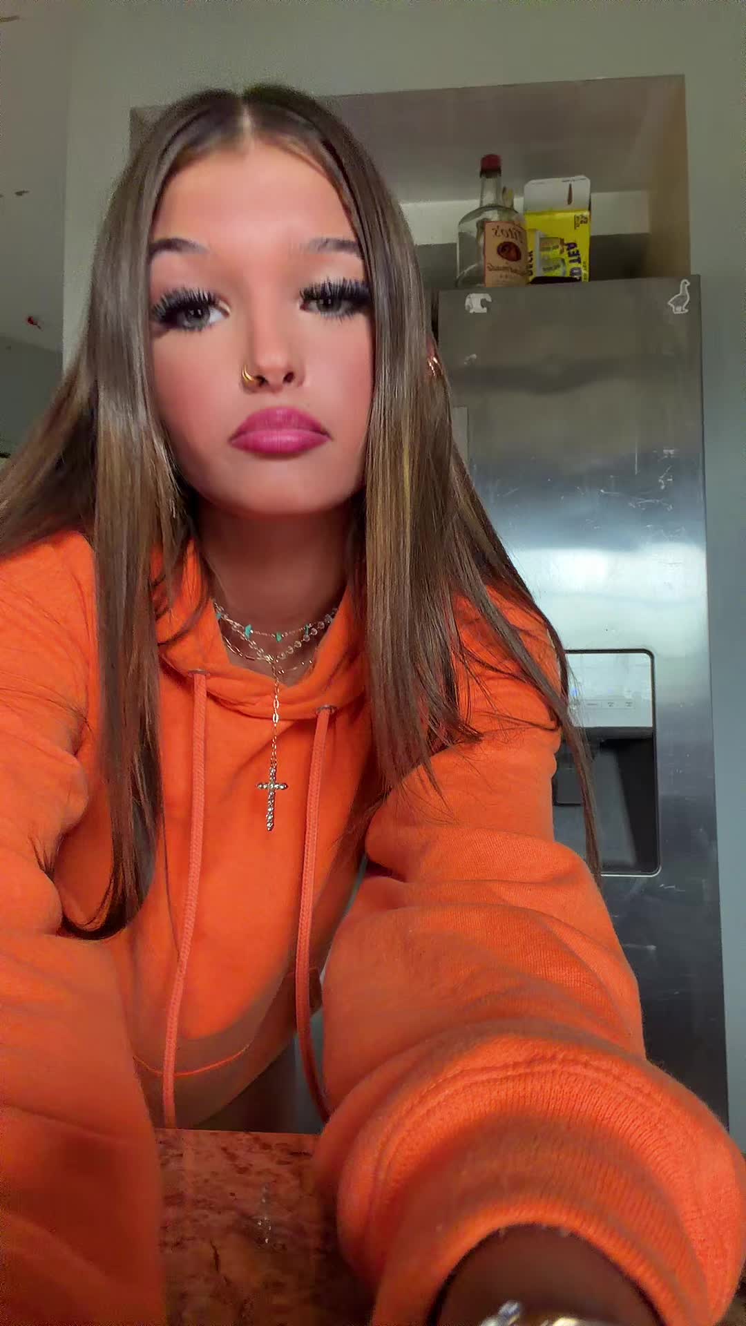 @𝓐 𝓿 𝓪 🦋