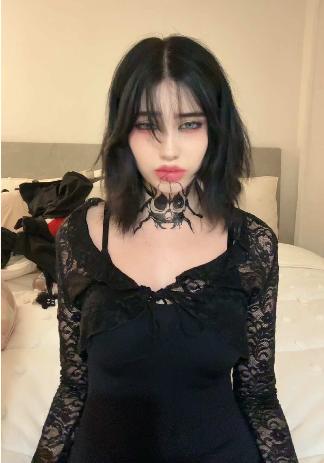 @🦶🏻