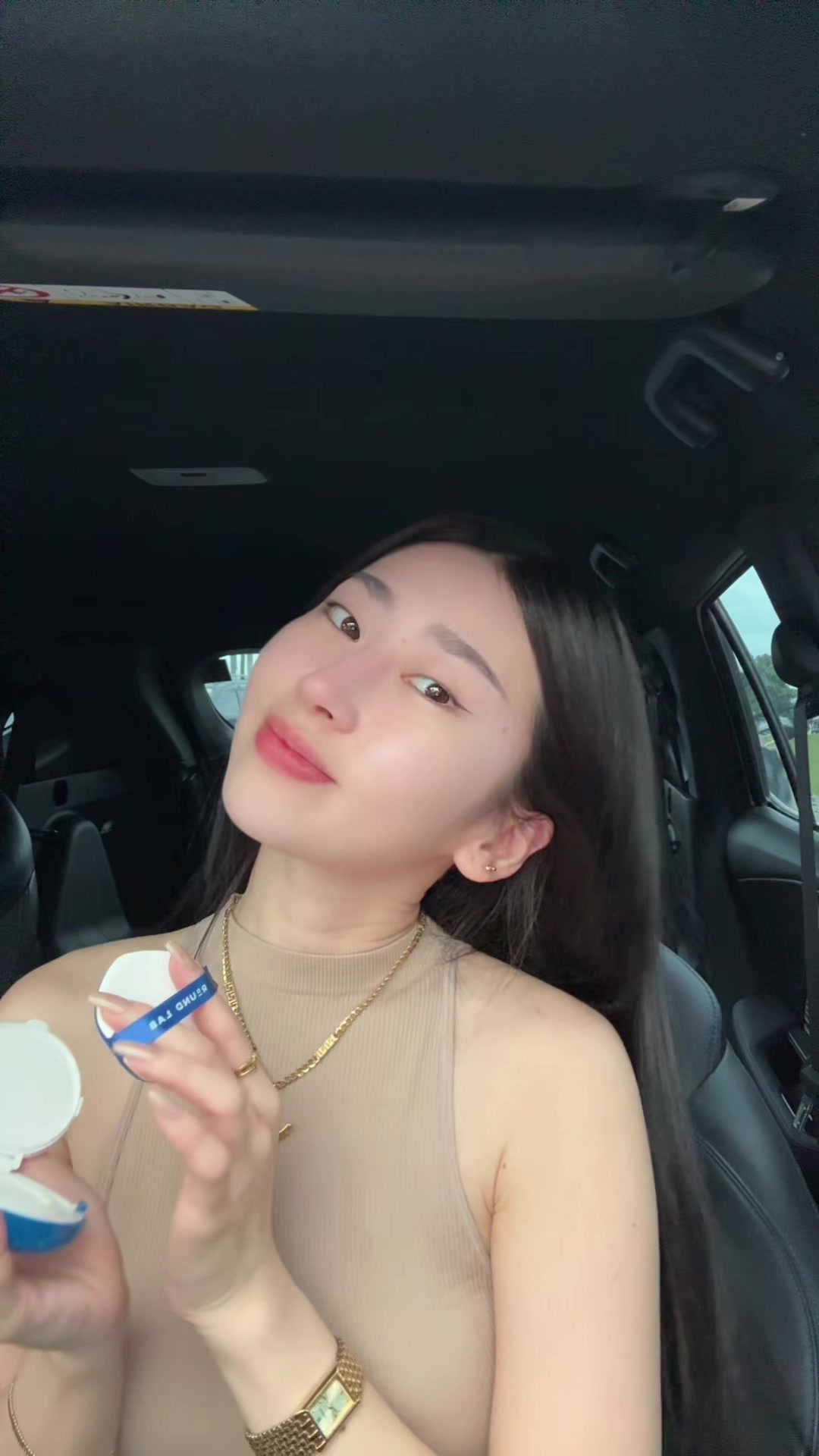 @elneshne on ig