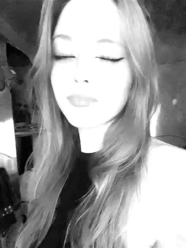 @🖤
