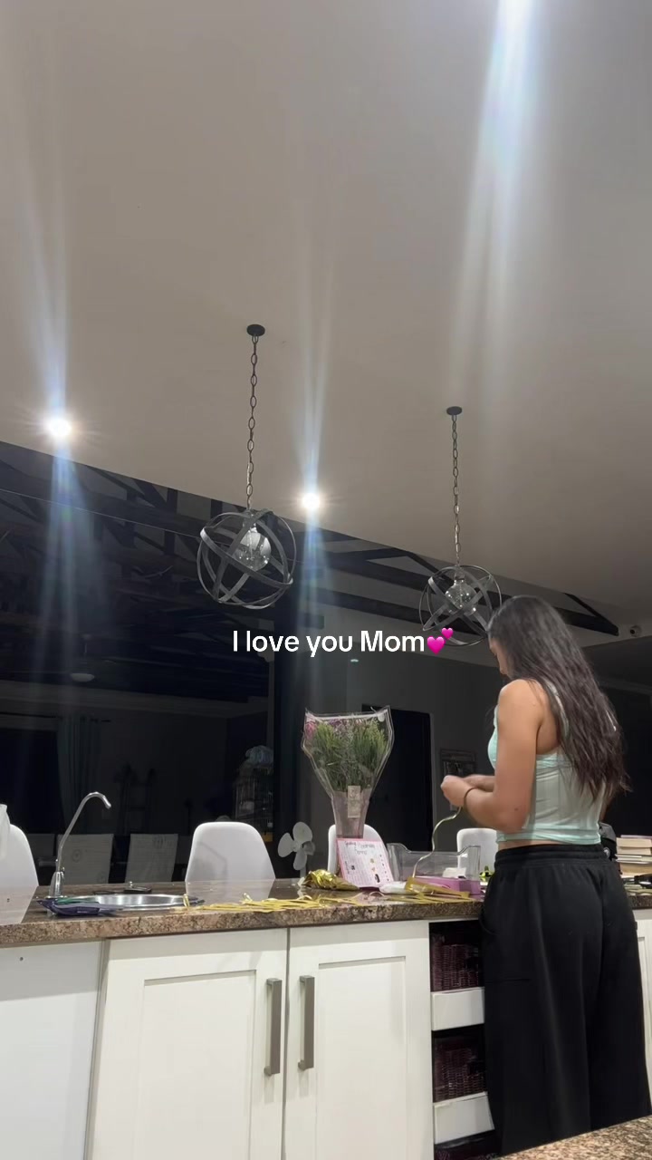 @Taytay/Taylor