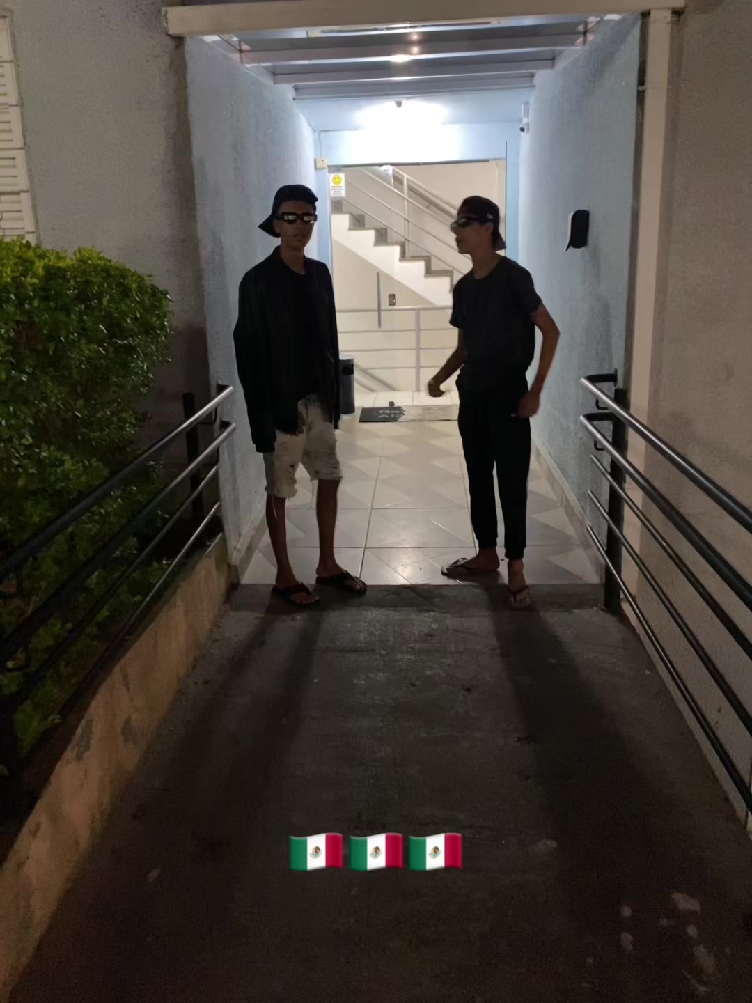 @.amaro___